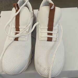 Nautica women’s Sneakers in White and Brown